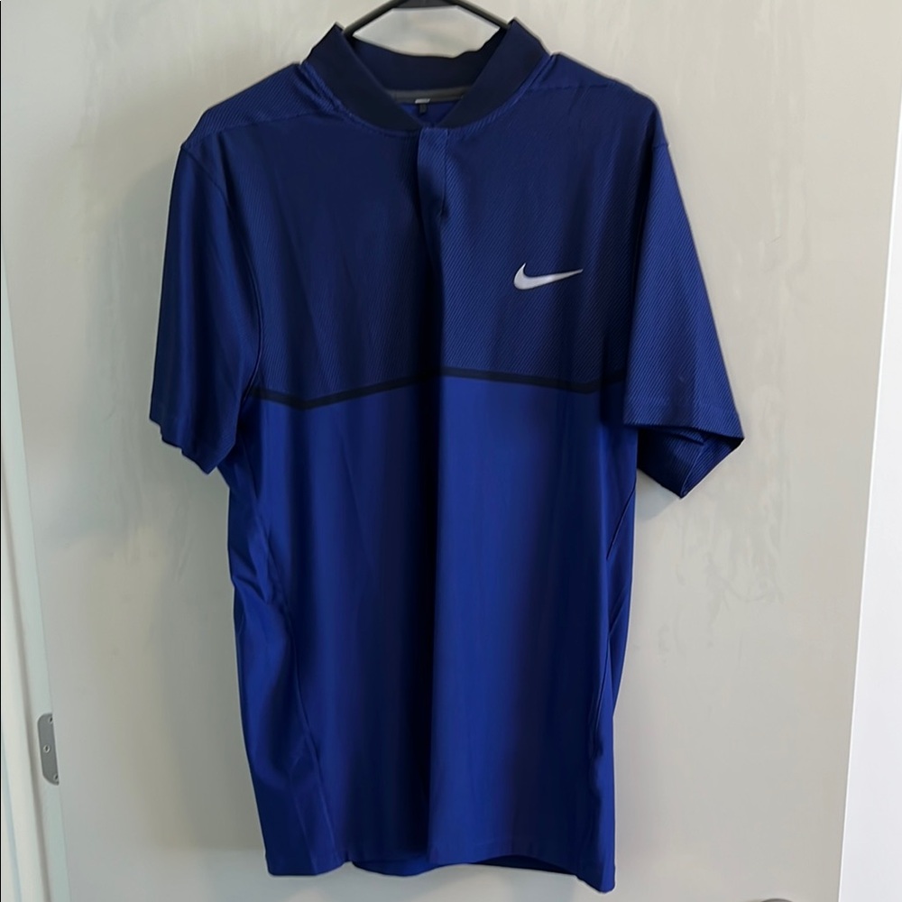 Nike Men's Blue Shirt